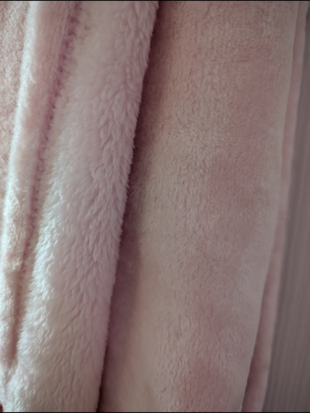 Kate Spade Plush Throw Blanket Balliet Pink - Picture 4 of 7